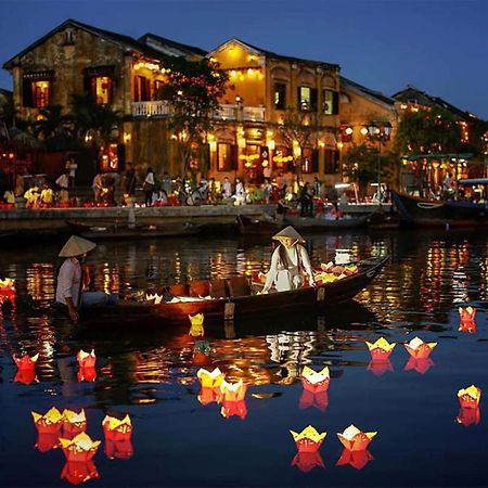 Qualia De Hotel Hoi An - Rooftop Bar City View Bagian luar foto