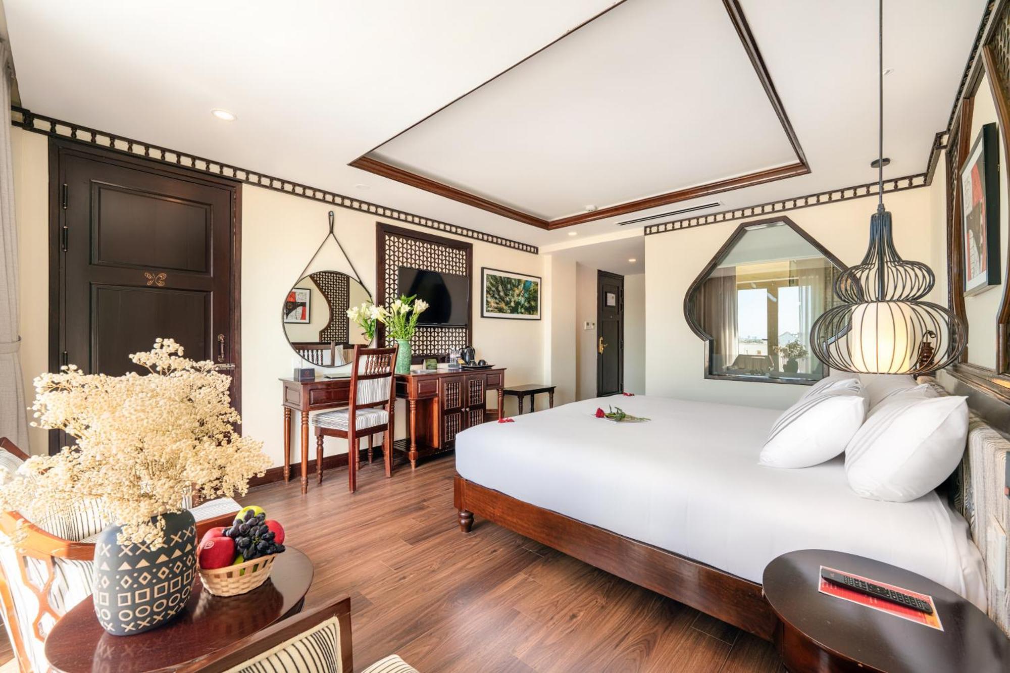 Qualia De Hotel Hoi An - Rooftop Bar City View Bagian luar foto