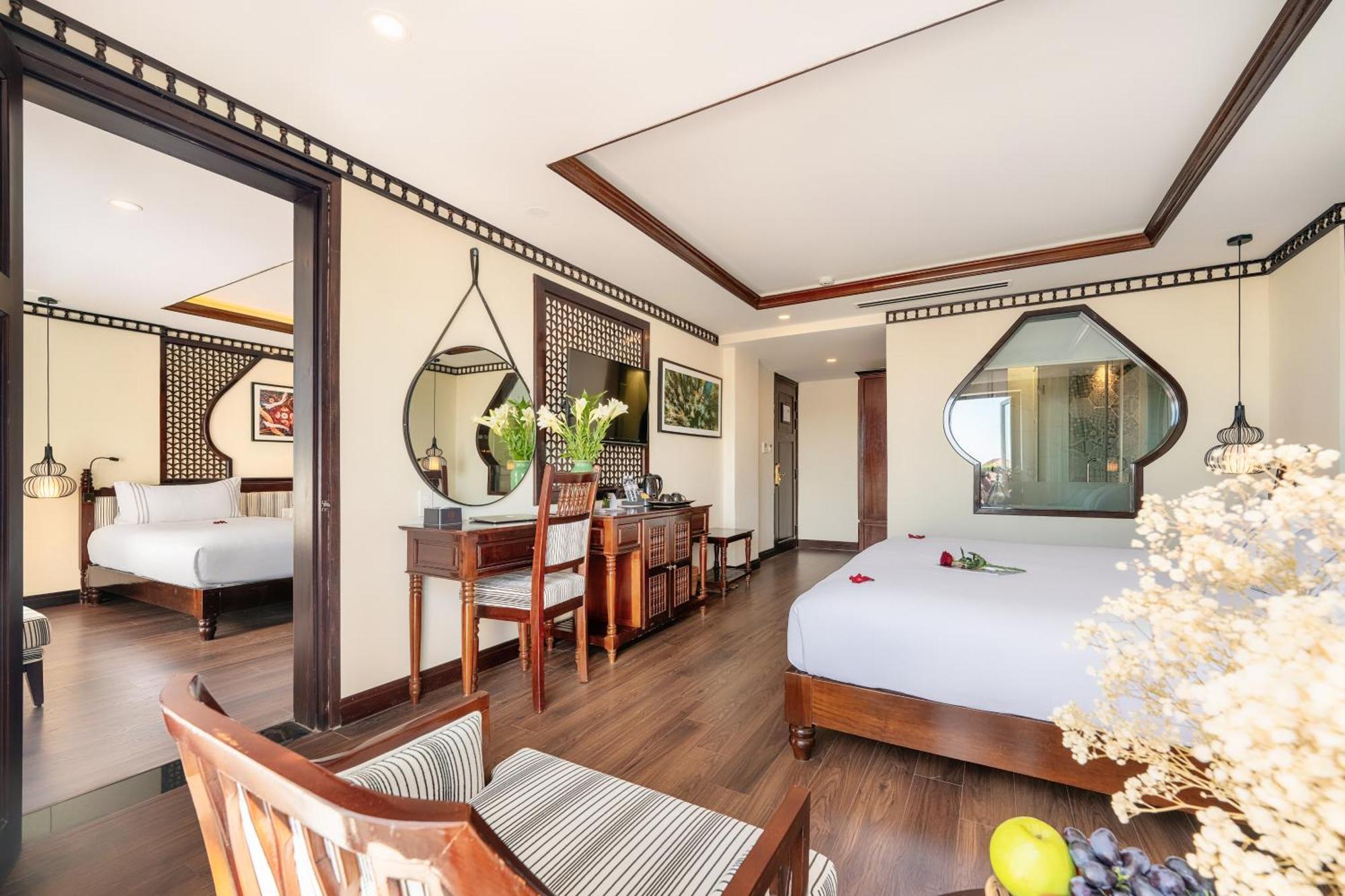 Qualia De Hotel Hoi An - Rooftop Bar City View Bagian luar foto