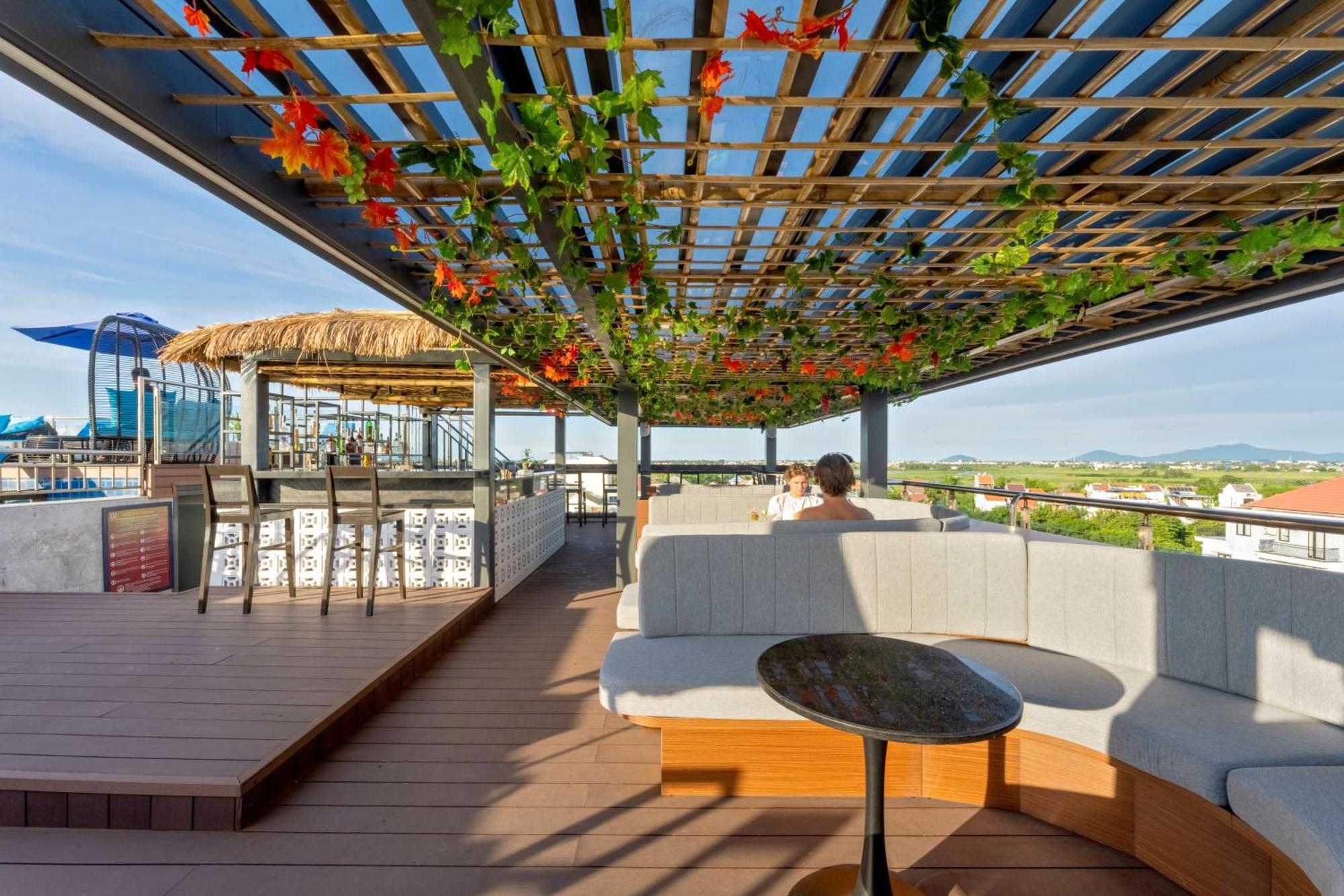 Qualia De Hotel Hoi An - Rooftop Bar City View Bagian luar foto