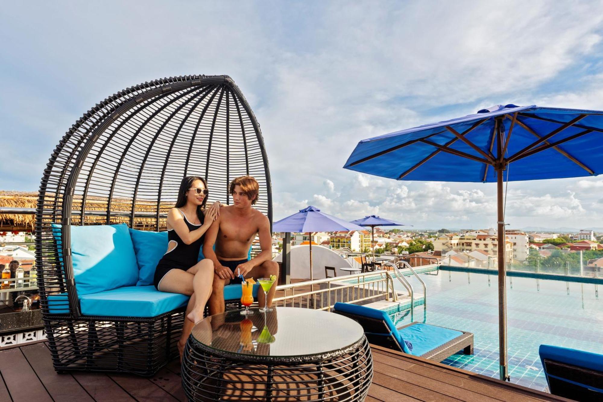 Qualia De Hotel Hoi An - Rooftop Bar City View Bagian luar foto